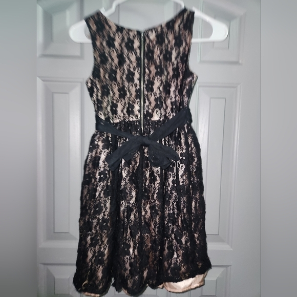 Black & Pink Lace Dress With Matching Gloves Size 5/6 Perfect For Wedding - Picture 4 of 5